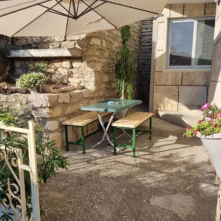 וילה House Vesela